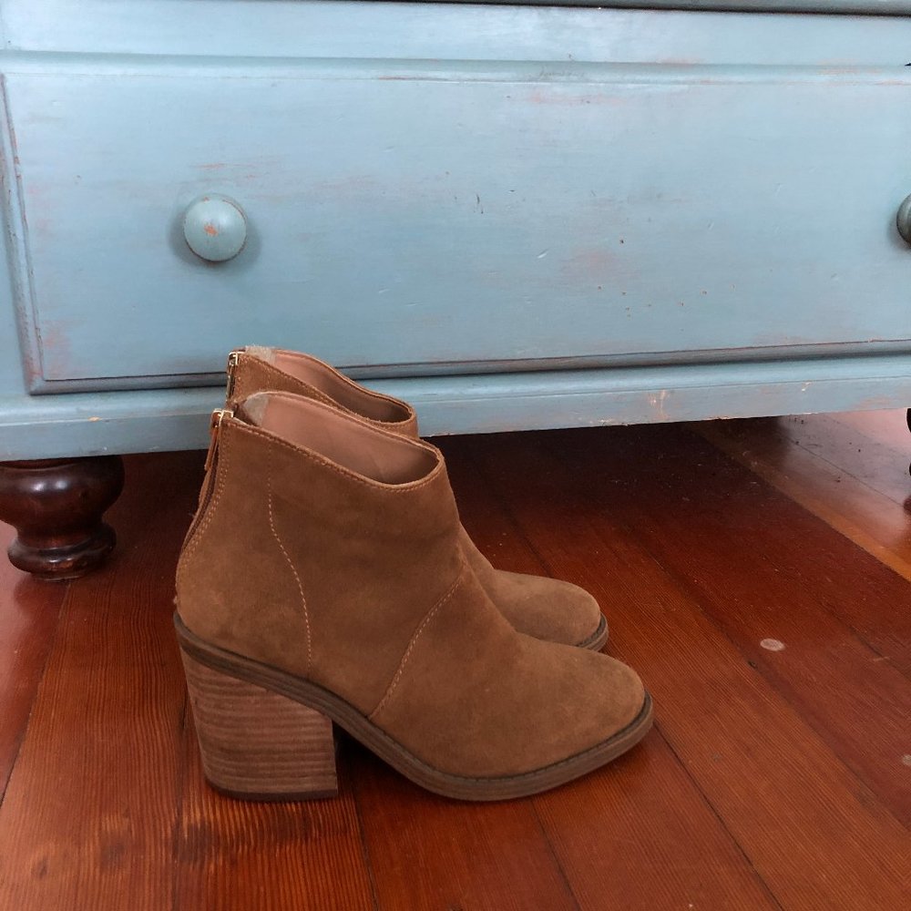 Steve Madden Tan Suede Booties